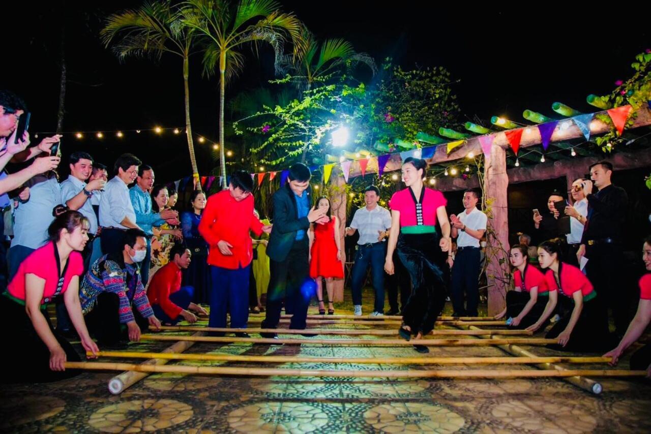 Hoa Binh Hotel Bagian luar foto