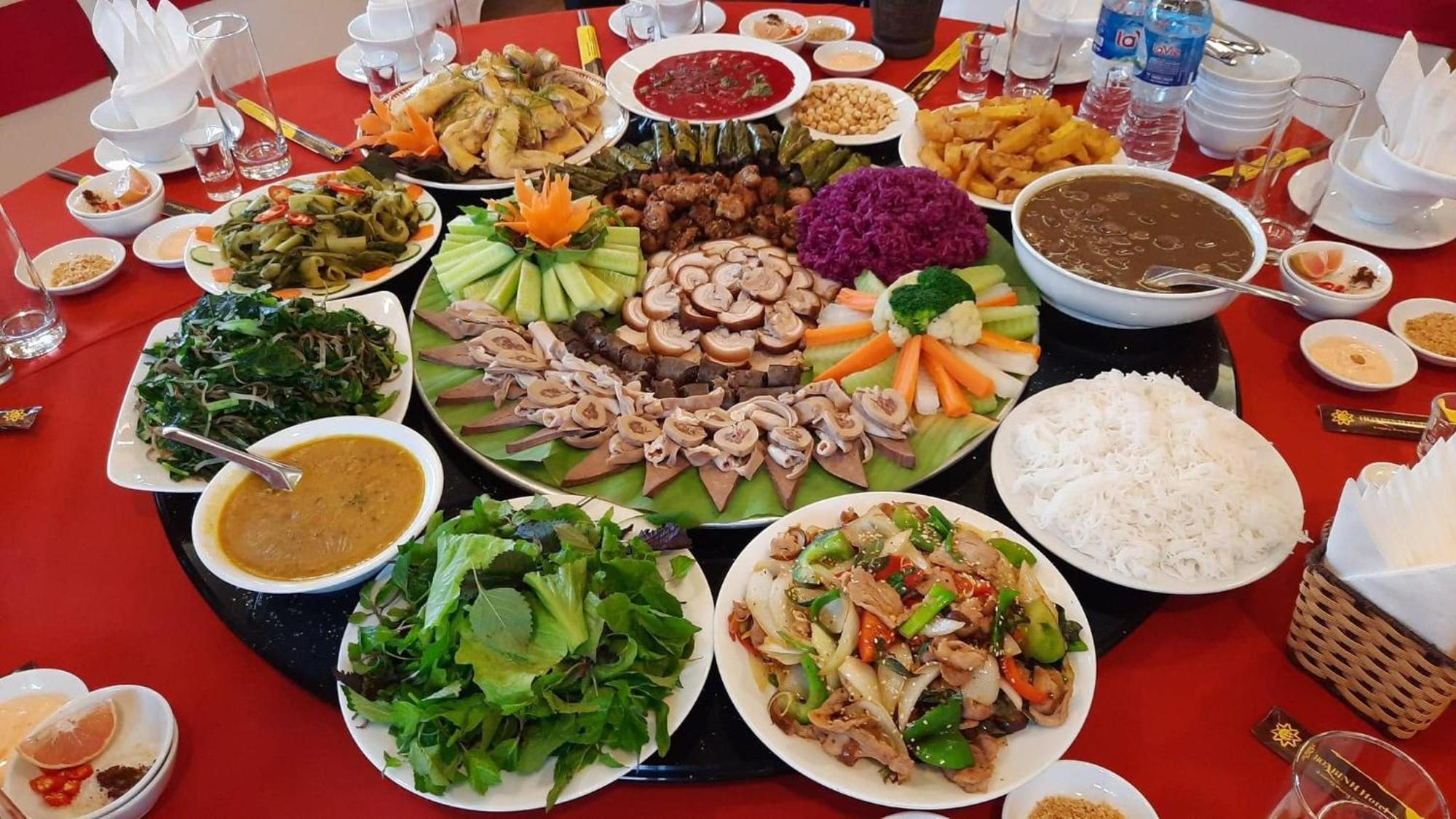 Hoa Binh Hotel Bagian luar foto