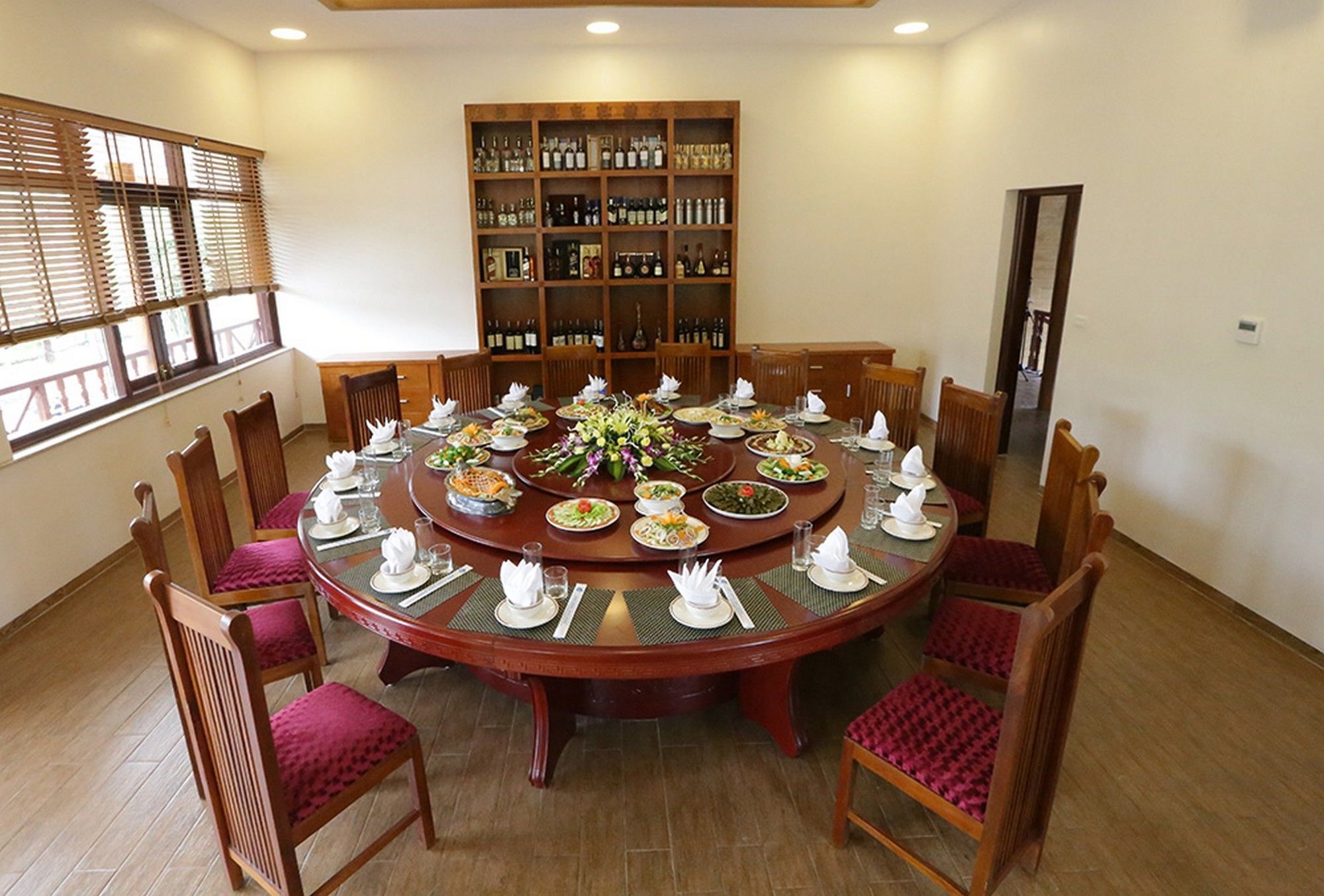 Hoa Binh Hotel Bagian luar foto