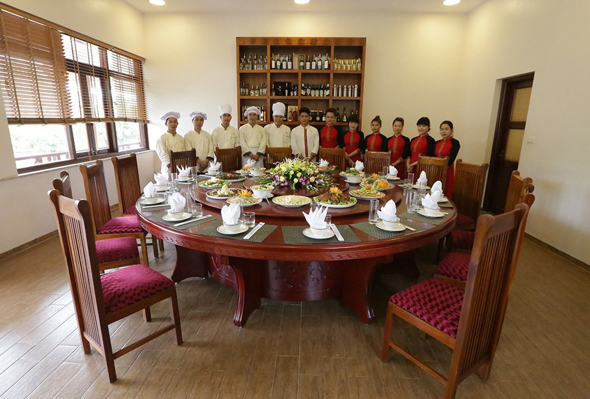 Hoa Binh Hotel Bagian luar foto