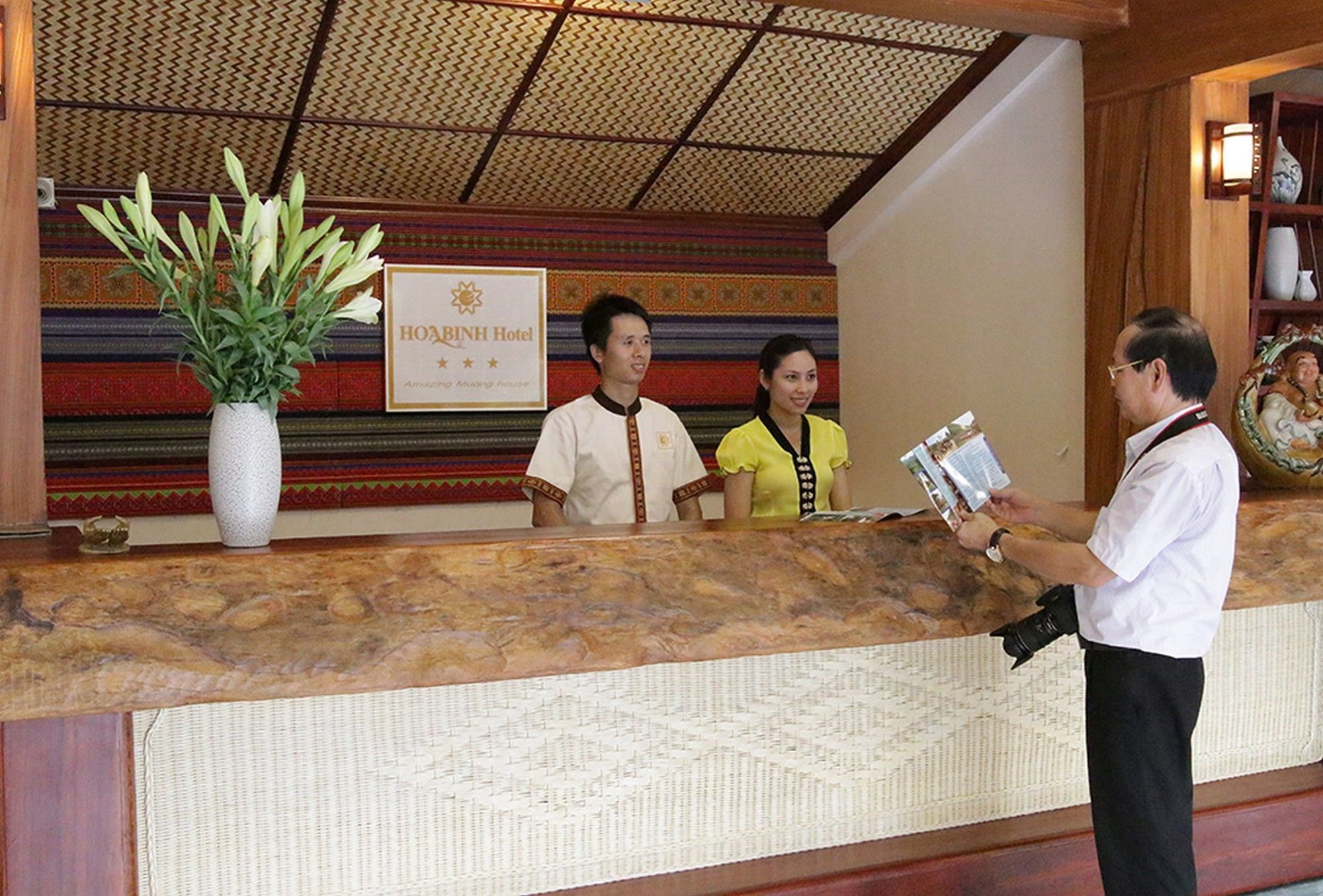 Hoa Binh Hotel Bagian luar foto