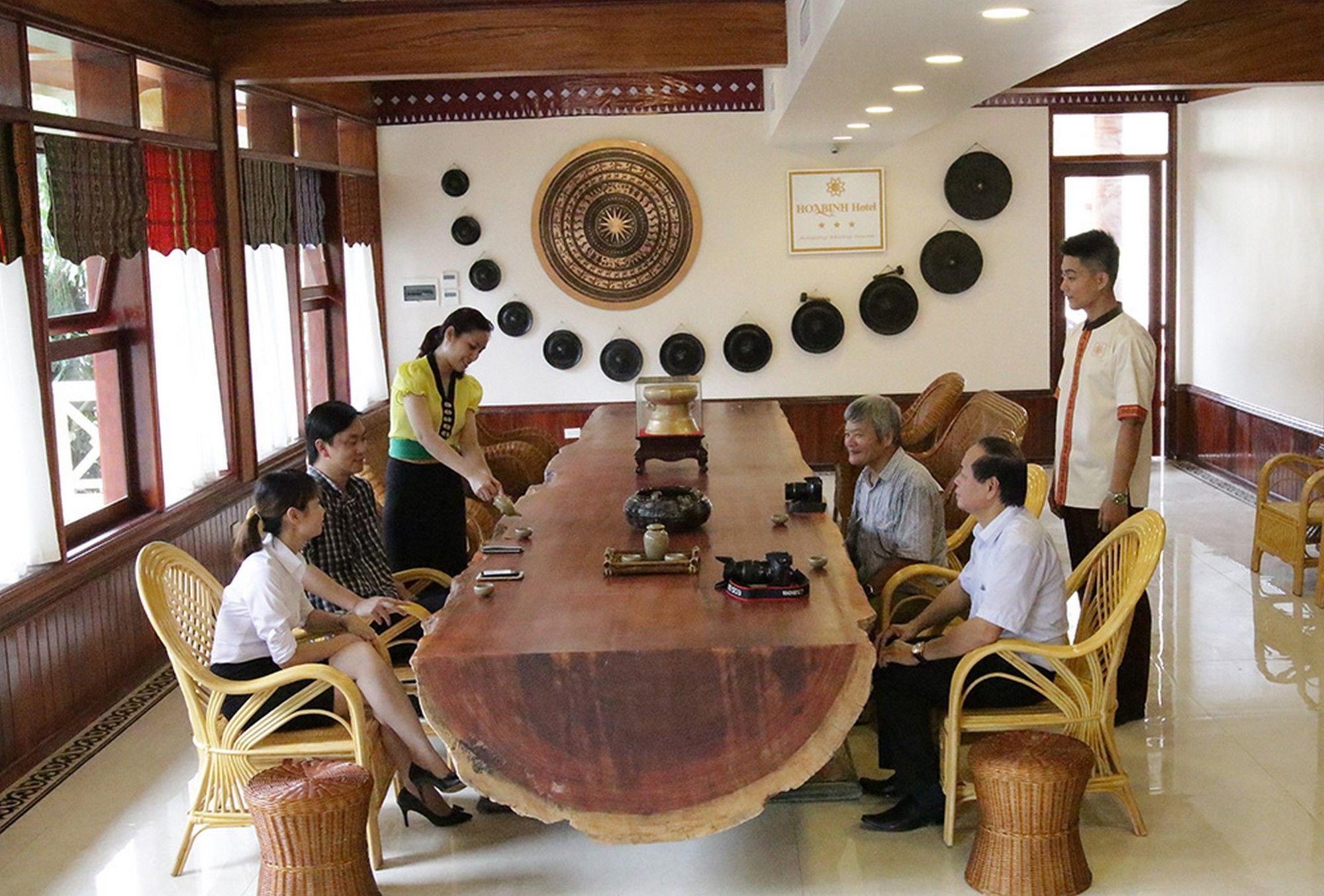 Hoa Binh Hotel Bagian luar foto